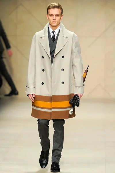 Look 11